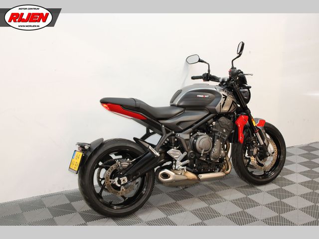 triumph - trident-660