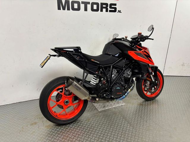 ktm - 1290-super-duke-r