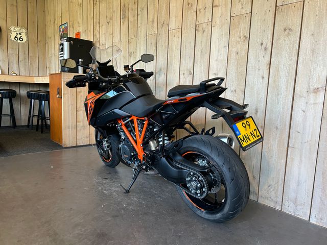 ktm - 1290-super-duke-gt