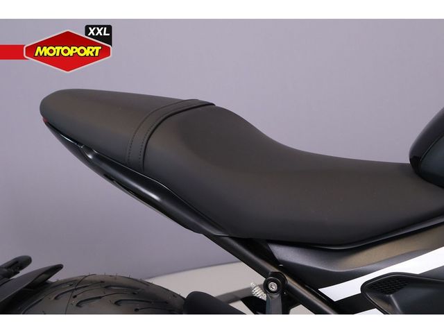 triumph - trident-660