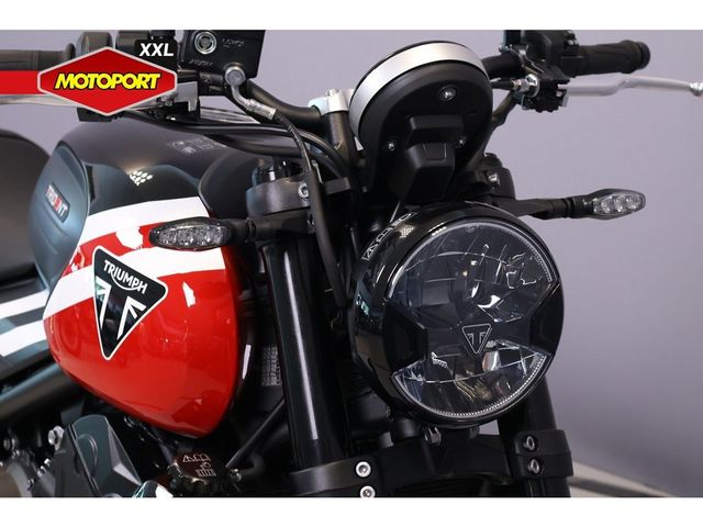 triumph - trident-660