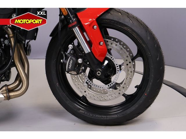 triumph - trident-660