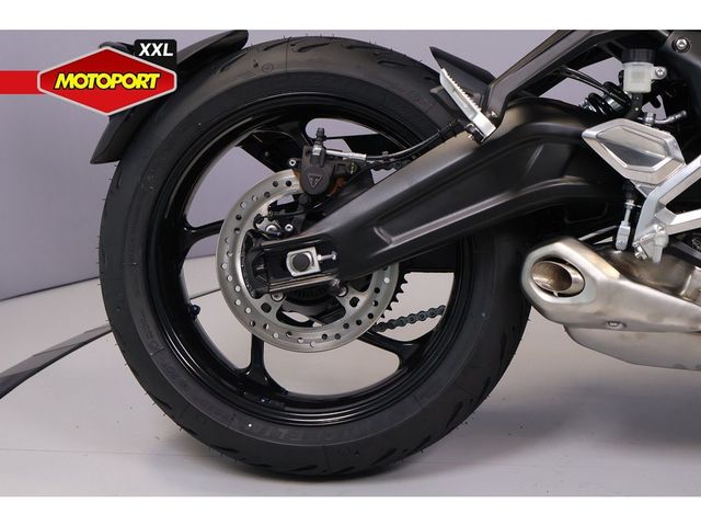 triumph - trident-660