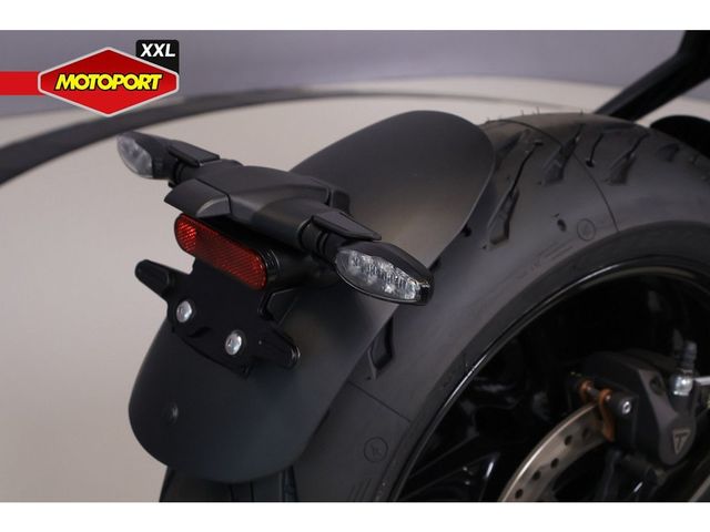 triumph - trident-660