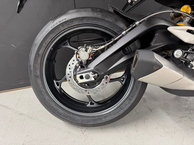 triumph - street-triple-rs