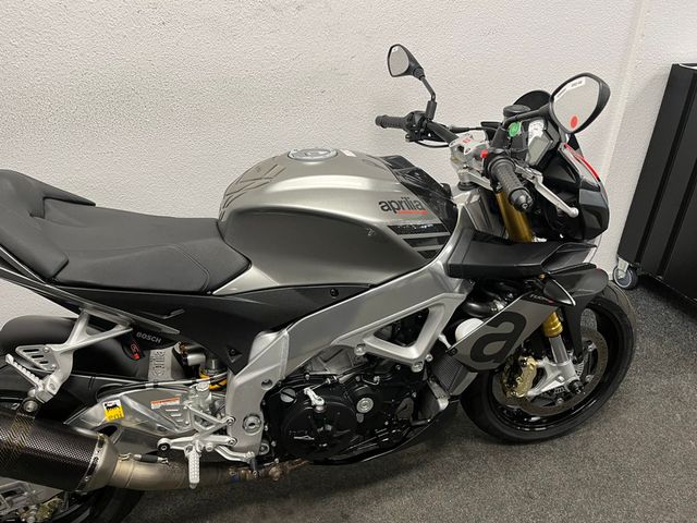 aprilia - tuono-v4-r-aprc