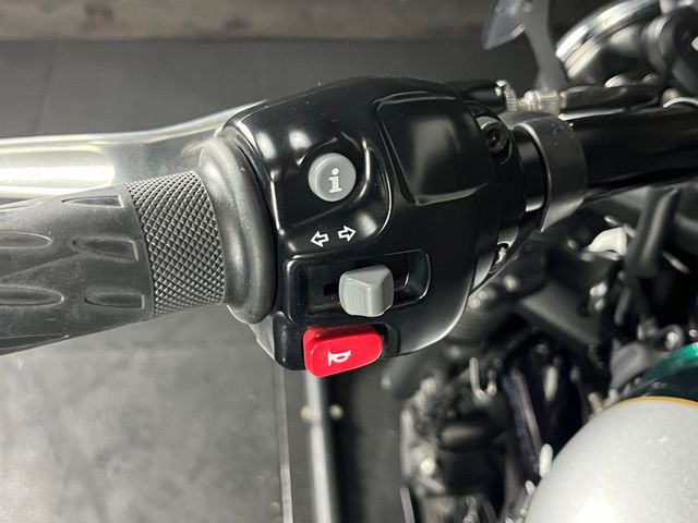 triumph - bonneville-bobber