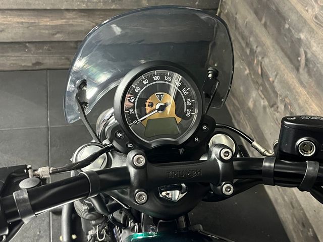 triumph - bonneville-bobber