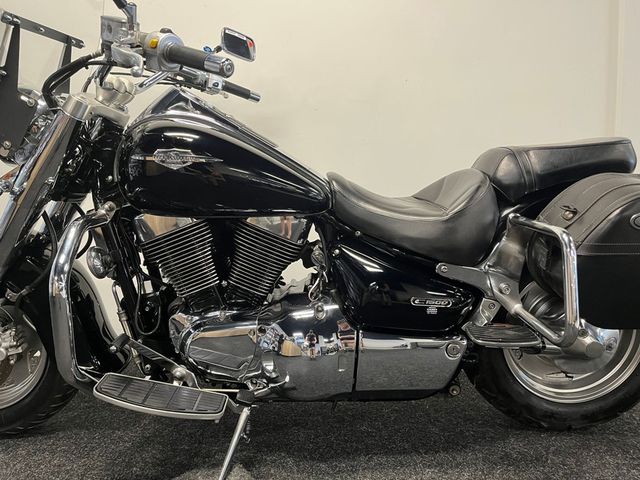 suzuki - intruder-c-1500