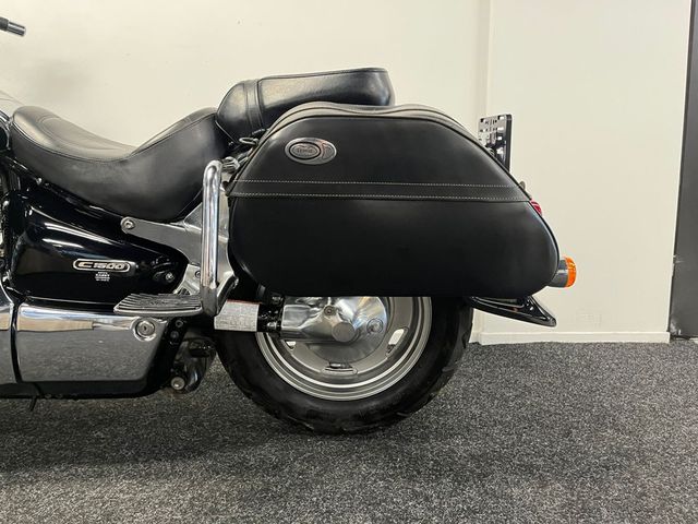 suzuki - intruder-c-1500
