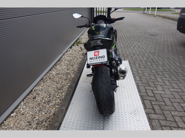 kawasaki - z900
