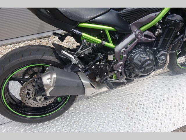 kawasaki - z900
