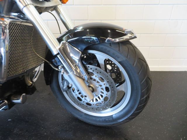 triumph - rocket-iii-roadster