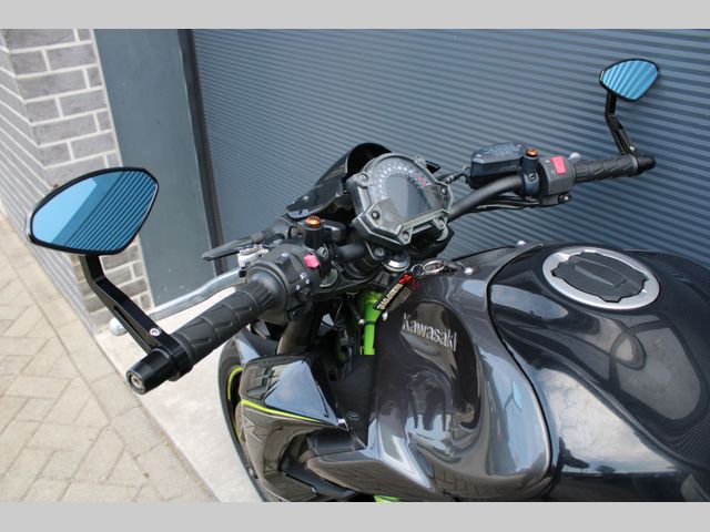 kawasaki - z900