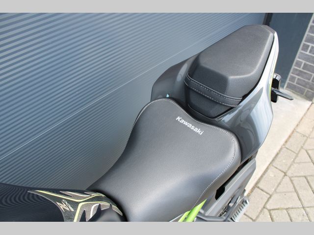 kawasaki - z900