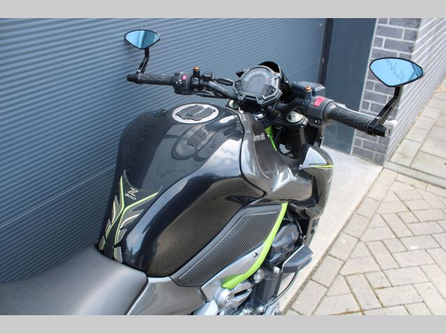 kawasaki - z900