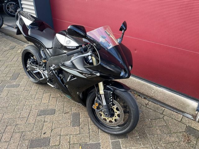 yamaha - yzf-r1