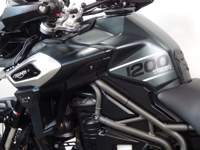 triumph - tiger-1200-xca
