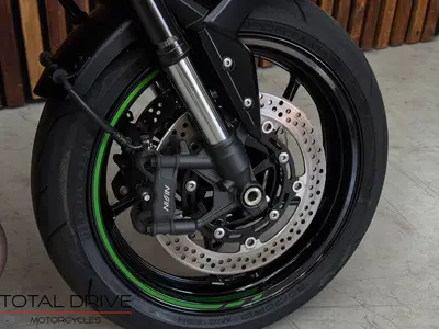 KAWASAKI Z900 – foto 4