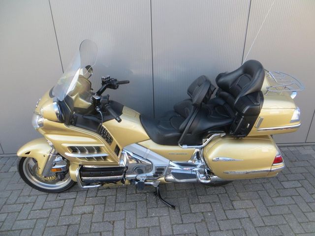 honda - gl-1800-goldwing-c-abs