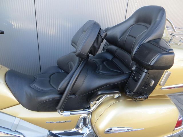 honda - gl-1800-goldwing-c-abs