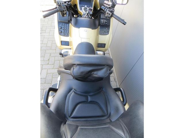 honda - gl-1800-goldwing-c-abs