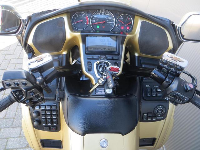 honda - gl-1800-goldwing-c-abs