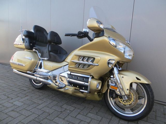 honda - gl-1800-goldwing-c-abs