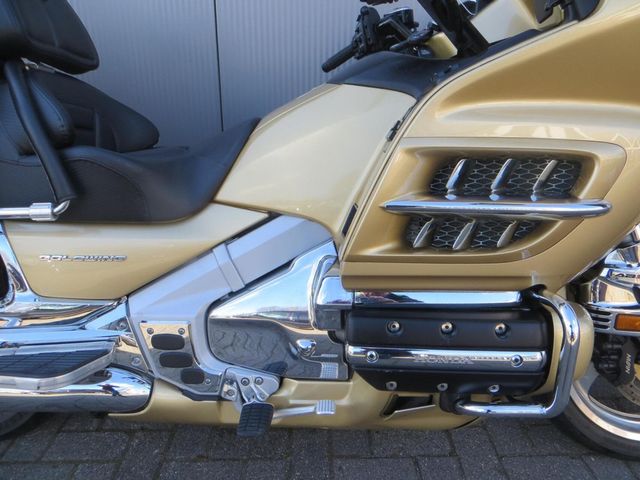 honda - gl-1800-goldwing-c-abs