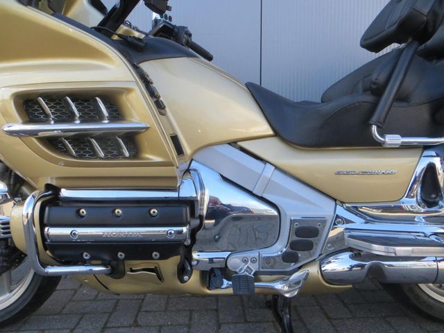 honda - gl-1800-goldwing-c-abs
