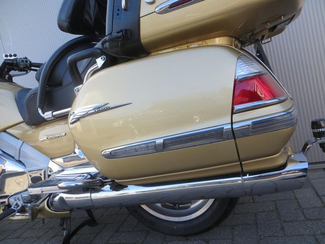 honda - gl-1800-goldwing-c-abs