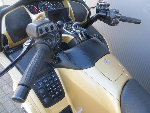 honda - gl-1800-goldwing-c-abs