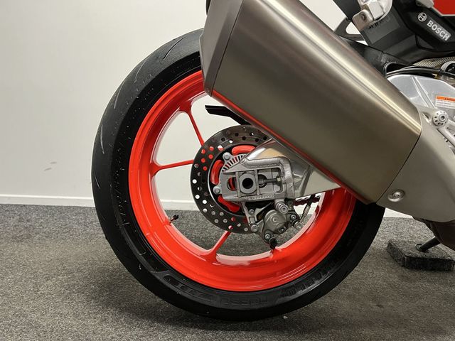 aprilia - tuono--v4-1100-factory