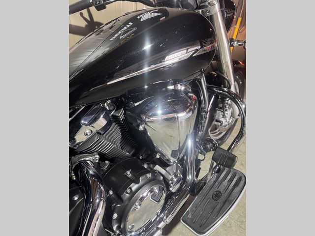 yamaha - xvs-1300-a-midnight-star
