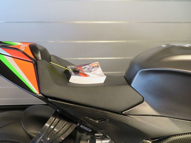 aprilia - rsv-4-factory-aprc
