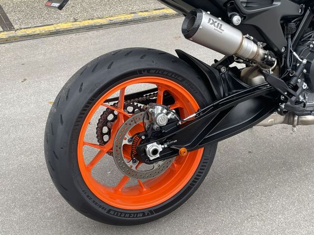 ktm - 890-duke