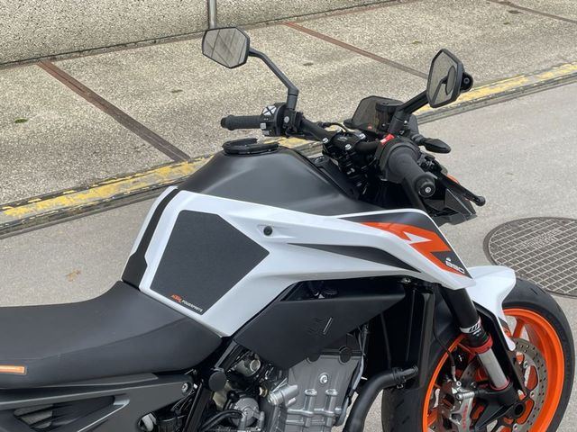 ktm - 890-duke