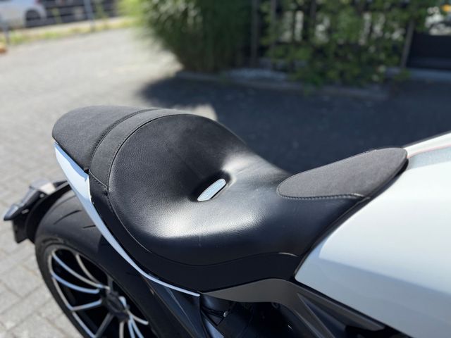 ducati - xdiavel-s