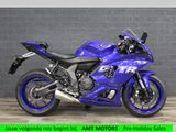YAMAHA R7