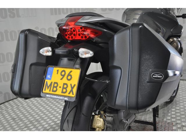 moto-guzzi - breva-1100