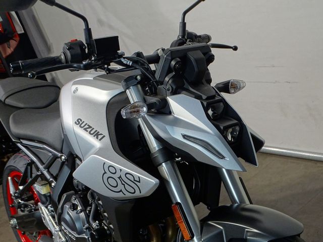 suzuki - gsx-8s