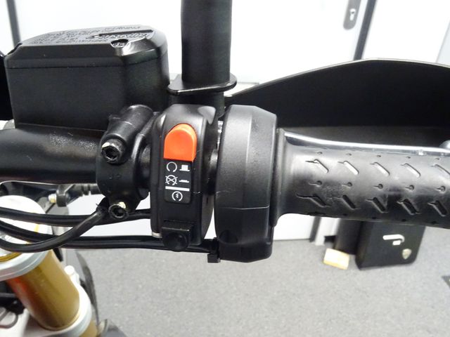 aprilia - dorsoduro-900-abs