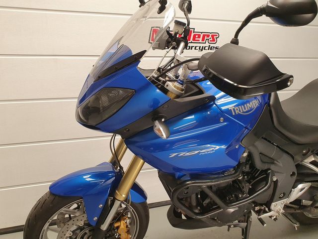 triumph - tiger-1050