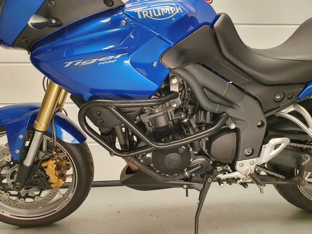 triumph - tiger-1050