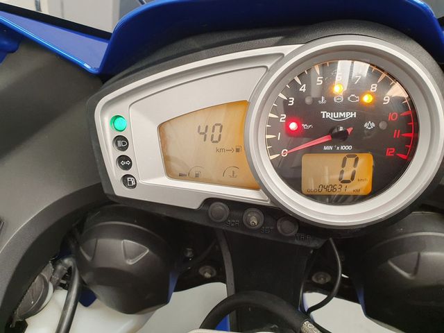 triumph - tiger-1050