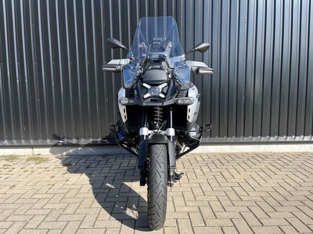 bmw - r-1300-gs-adventure-triple-black