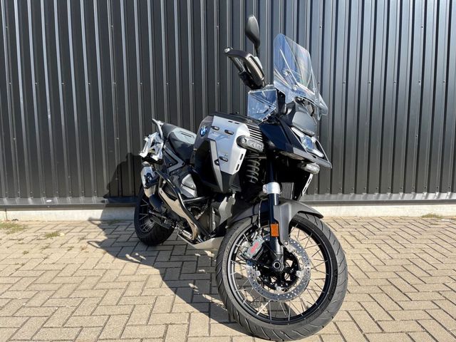 bmw - r-1300-gs-adventure-triple-black