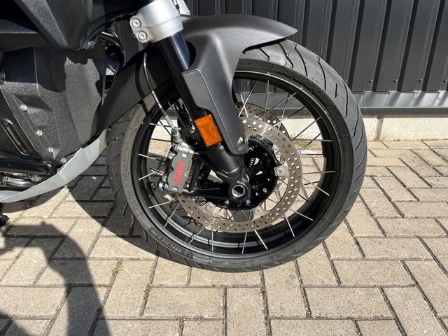 bmw - r-1300-gs-adventure-triple-black