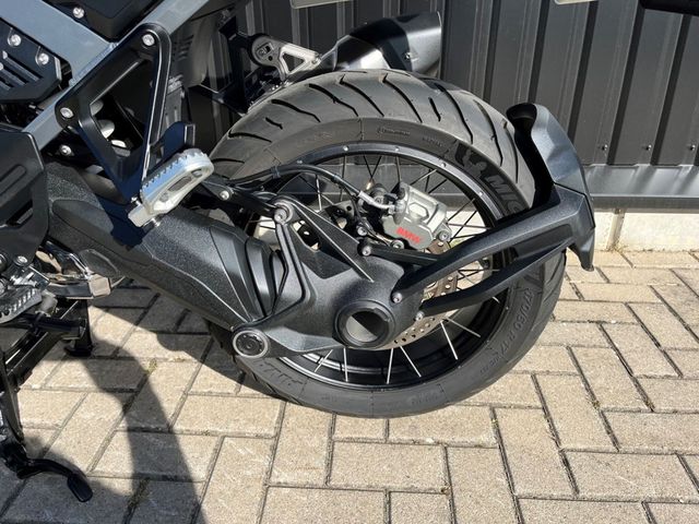 bmw - r-1300-gs-adventure-triple-black