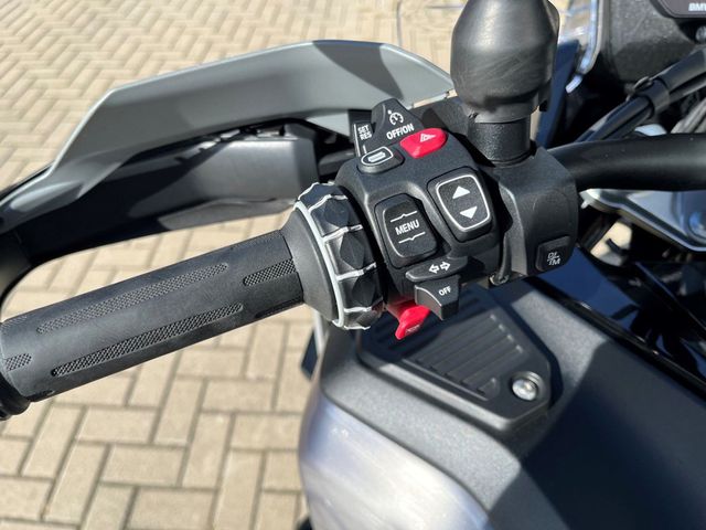 bmw - r-1300-gs-adventure-triple-black